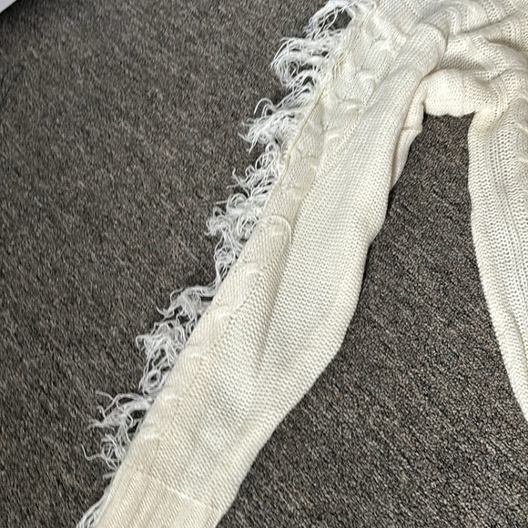 Knitted sweater - Picture 2 of 3